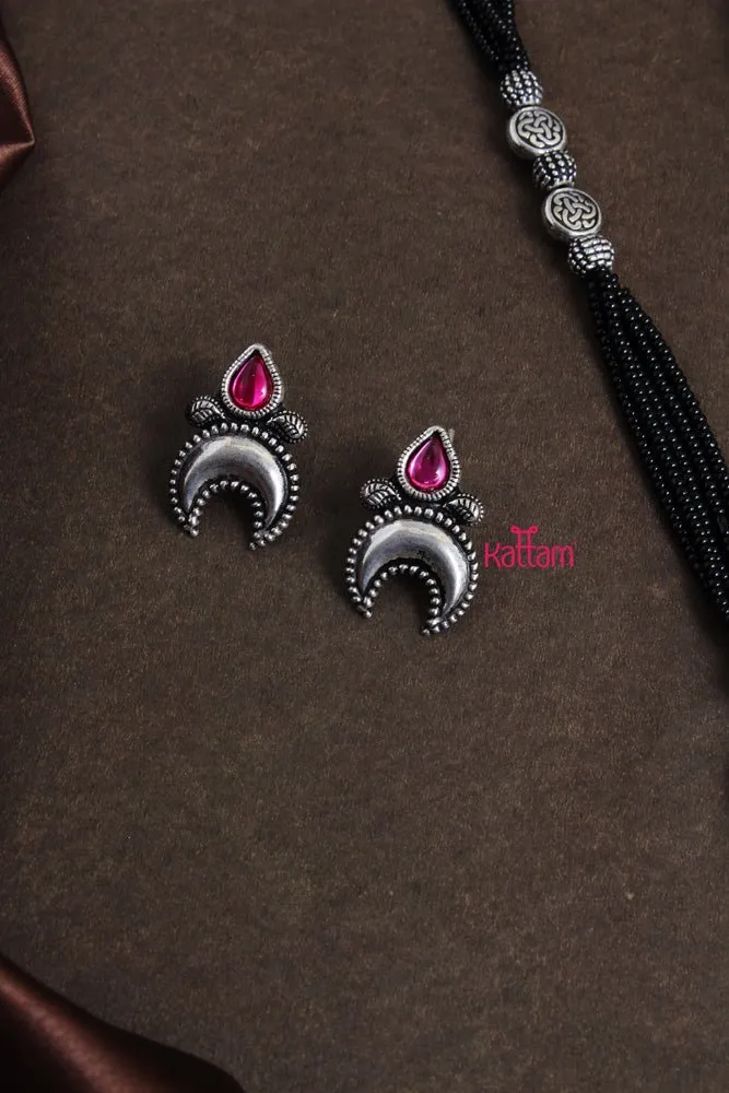 Flower Pendant Black Bead Long Chain